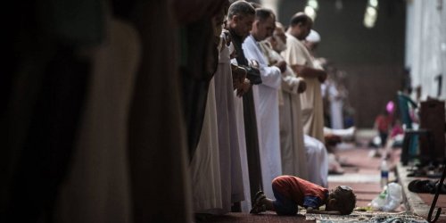 How do Muslims Pray? A Short History of Prayer in Islam