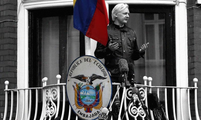 الرئيس الإكوادوري: جوليان أسانج حاول استغلال السفارة في التجسس