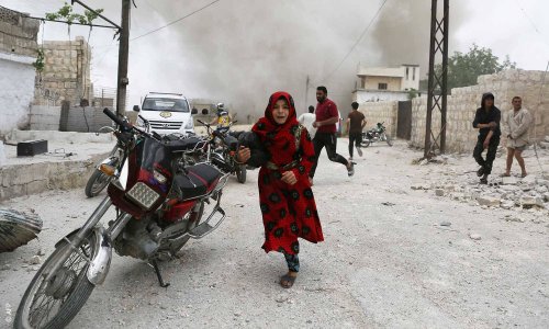كارثة إنسانية تتفاقم في إدلب..مقتل 950 شخصاً خلال شهر والقصف مستمر