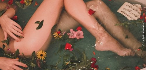 هل مزج الشعراء الحبّ والمال في وصف الجمال؟