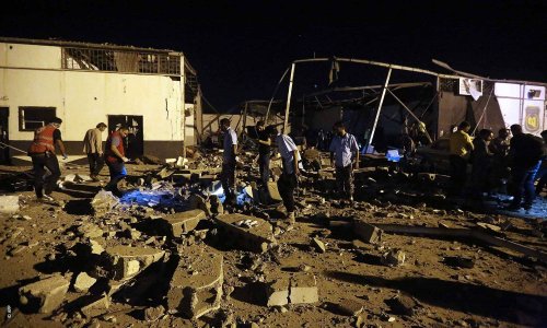 أوقع 44 قتيلاً… إدانة دولية لقصف مركز مهاجرين في ليبيا