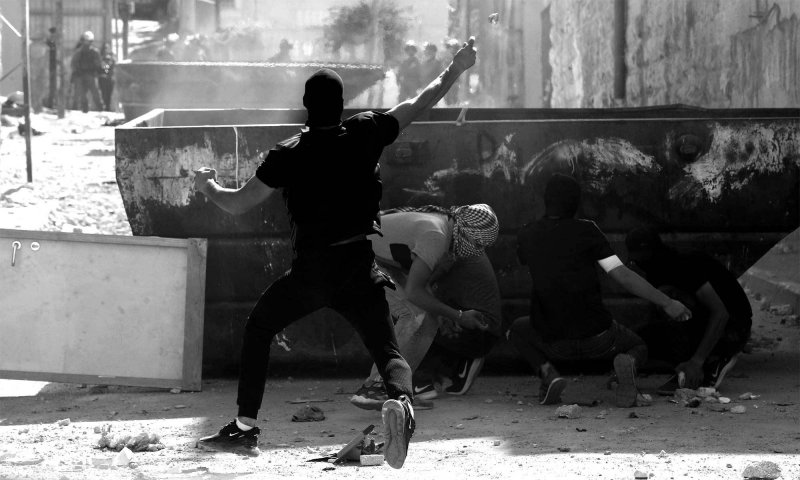 استفزازات يومية واشتباكات وضحايا... ماذا يحدث في قرية العيسوية في القدس؟