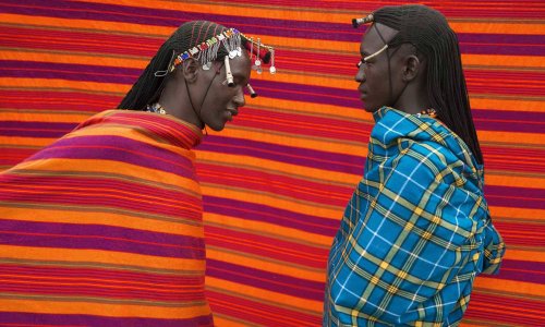 نشوة النظر للجسد الأفريقي بعيون مفتوحة.. معرض "جماليات كينيا" لأمينة زاهر