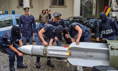 "بعناه إلى طرف ثالث"... قطر توضح حقيقة صاروخ من ترسانتها عُثر عليه في إيطاليا