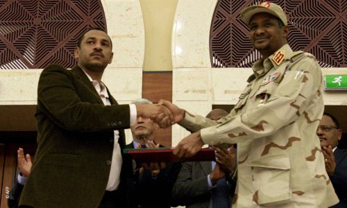 عامل الخلاف باق... توقيع اتفاق سياسي بين المجلس العسكري وقادة الاحتجاج في السودان