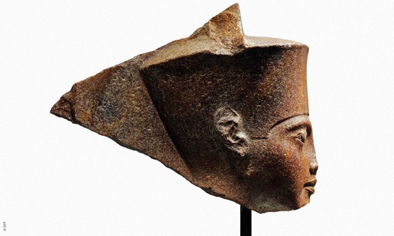 بيع رأس توت عنخ آمون في لندن… كيف فشلت مصر في استعادة آثارها المنهوبة؟