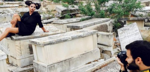 عن جلسة تصوير في مقبرة اليهود في تونس وجلسات أخرى "مستفزة"