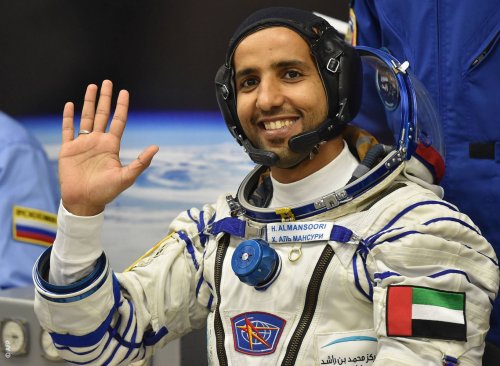 هزاع المنصوري… أول رائد فضاء عربي يحط في المحطة الدولية