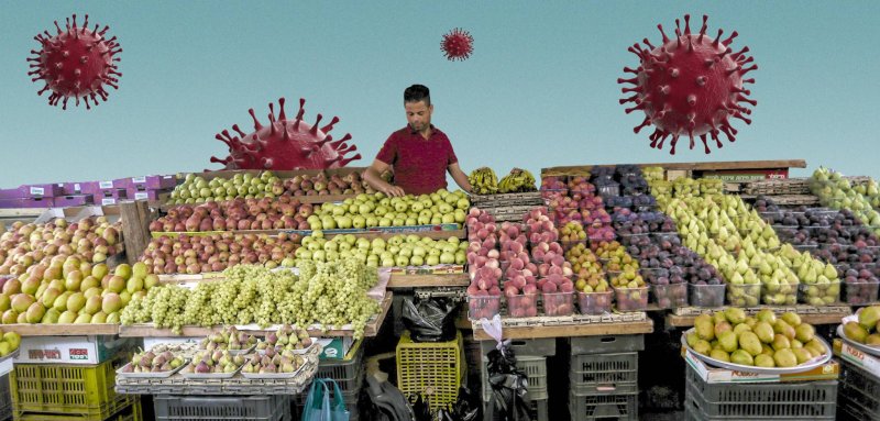 استغلالٌ وجشعٌ واحتكارٌ للبضائع… تجار زمن الكورونا في غزة