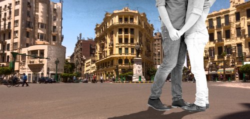 "لا نتعلم من العبر القديمة"... قصة حبّ عادية بين رجلين التقيا في القاهرة