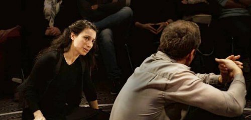 المسرح العربي المعاصر في برلين مع "ق" للقراءات المسرحية
