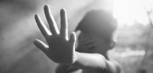 توقيف أربعة من ثمانية تناوبوا على اغتصاب الطفل السوري في لبنان مدة عامين
