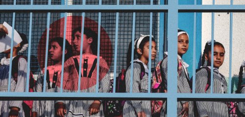 "صامتة ومنطوية وباكية"... كيف يعيش أطفال أيام الدراسة في غزة؟