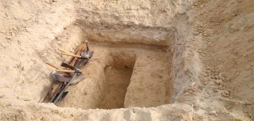 “أنظر إلى قبري فأشعر بالسعادة“... طقوس موت أندلسية في مدينة “تستور” التونسية