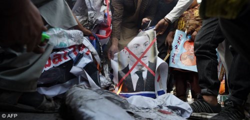 "السلام أم حرية التعبير؟"... تظاهرات غاضبة ضد فرنسا في بلاد عربية وإسلامية في العالم