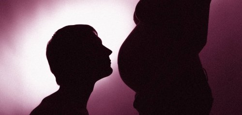 بين الرغبة و"تقديس" الجسد... كيف ينظر الأزواج إلى العلاقة الجنسية خلال الحمل؟