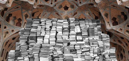 مظفر النواب في طهران، وخالي العزيز نابليون في الشّمال... باعة الكتب القديمة في إيران