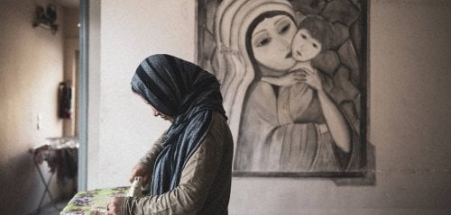 بأيّ امرأة سوريّة نحتفي؟