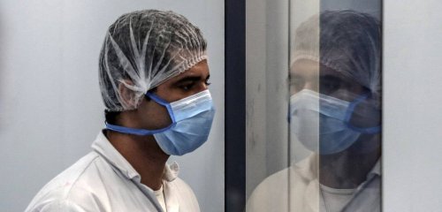 فيروس فتسريب ثم إقرار... الحكومة المصرية تعمم "تعهداً" لضمان صمت الأطباء