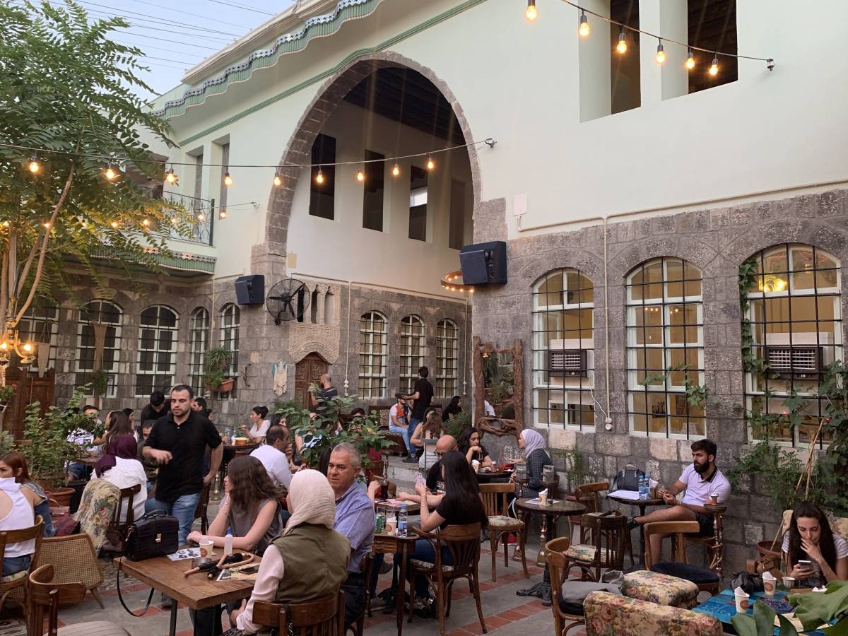 أحد مطاعم دمشق القديمة