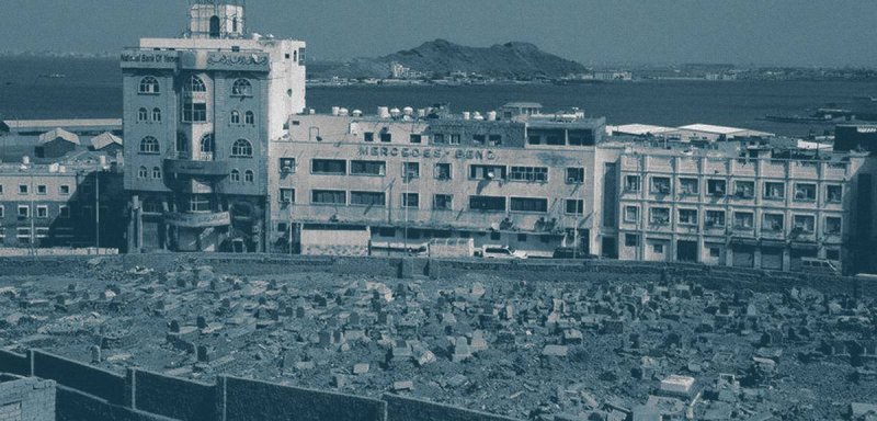 قبل أن تشرع في بناء قاعدتها العسكرية... الإمارات تربح موانئ اليمن