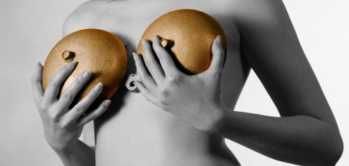 من الحجم الكبير إلى "اللوك" الطبيعي... كيف تطورت عمليات تكبير الثدي؟