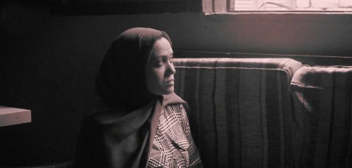 أمهات في المنفى... حياة "السينغل ماذرز" في مصر
