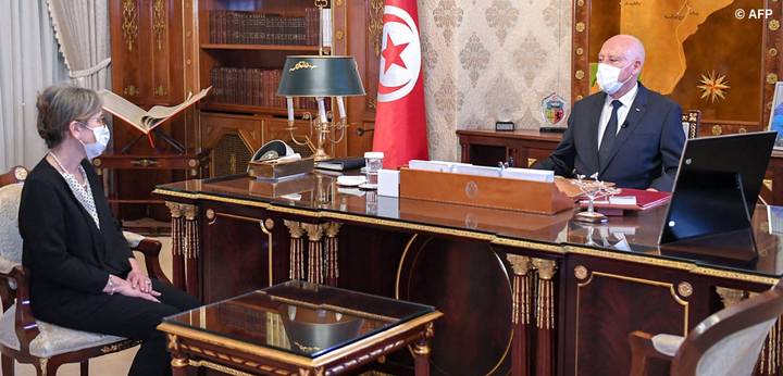 في تونس… ما المنتظر من حكومة أقسمت على "احترام" دستور مجمّد؟