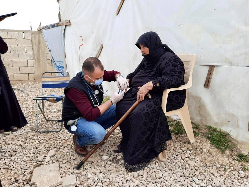 من الخدمات الطبية المقدمة للاجئين السوريين في لبنان 