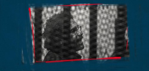 بانتظار تصديق السيسي… الحكم على علاء بالسجن مجدداً ومعه محاميه و"أكسجين"