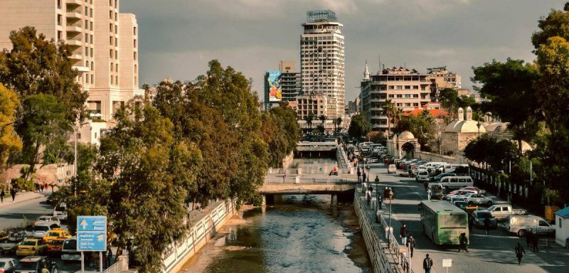 دمشق تفقد رأسمالها الاجتماعي... التكتلات الطائفية تُعيد تشكيل معالم مدينة منهكة
