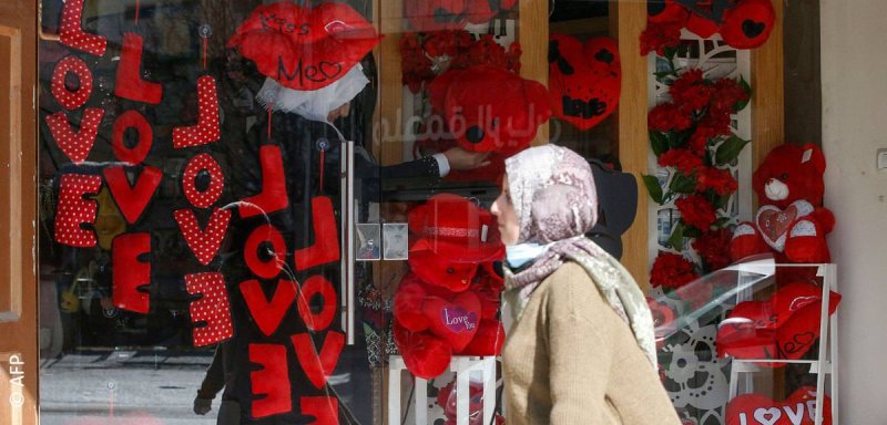 "إمعان في الفصل العنصري"… قيود إسرائيلية على "الحب" والاستثمار والعمل الإنساني الأجنبي في الضفّة