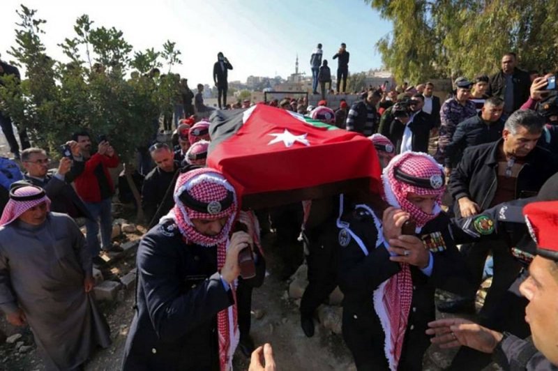 مقتل رجال شرطة وقطع للإنترنت…الوضع في الأردن يتأزم