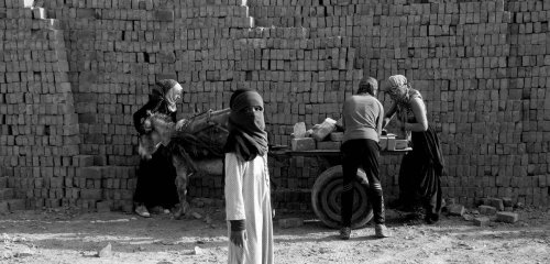 Awaiting slow death: Meet the women working at Iraq’s brick factories