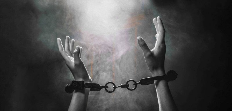 كيف تقتل معتقلاً سياسياً دون لمسه؟... عن 