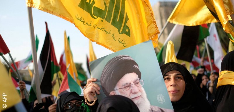 إيران تتراجع خطوتين إلى الوراء… هل يكون حزب الله قربان الاتفاق النووي؟