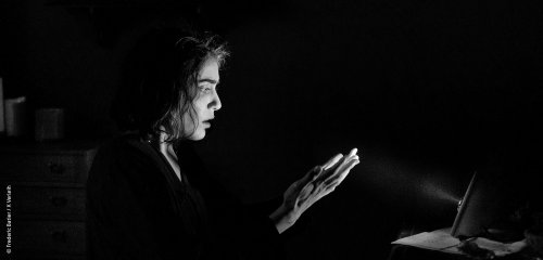 "الضوء“... حكاية  لاجئة سورية تفكّك ألغاز الشخصية الألمانية