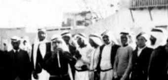 جزائريون يدبكون ويرتدون ملابس فلسطينية في أحد الأعراس (المصدر: هيثم يخلف) جزائريون يدبكون ويرتدون ملابس فلسطينية في أحد الأعراس (المصدر: هيثم يخلف)