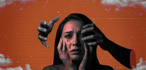 قال لي: "مارسي حريتك بعيداً عن طيـ*نا"... لكنني سأبقى هُنا
