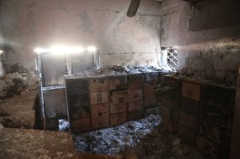الأرشيف المركزي لبلديّة غزة بعد الاستهداف الإسرائيلي (المصدر-أرشيف المؤرخ حسام أبو النصر) الأرشيف المركزي لبلديّة غزة بعد الاستهداف الإسرائيلي (المصدر-أرشيف المؤرخ حسام أبو النصر)