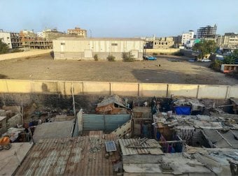 مساكن عشوائية في حي الإرسال