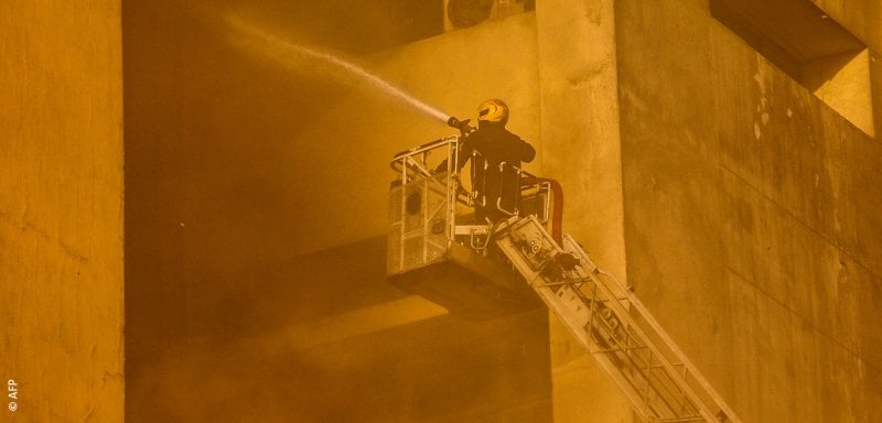 حريق سنترال رمسيس يتجدّد… من يجيب عن أسئلة المصريين الملحّة؟