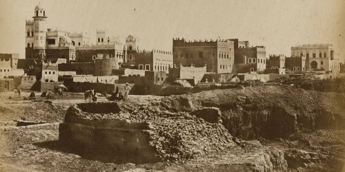 جميلة جداً ومليئة بالبساتين ومقصد لليونانين... هكذا كانت صنعاء في القرن التاسع عشر