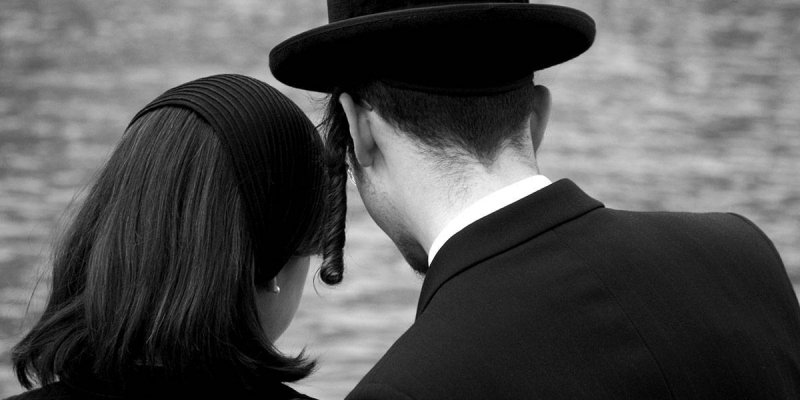 قصص تمرّد مثليّات يهوديّات على مضاجع أزواج متشددين دينياً