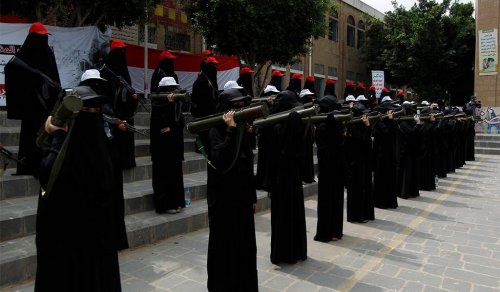 الزينبيات... كتيبة الحوثيين النسائية المسلحة