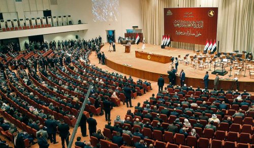 معركة "كسر عظام" شيعية-شيعية في العراق... مَن سيشكّل "الكتلة الأكبر" في البرلمان؟