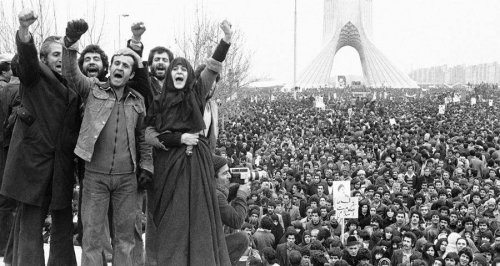 بعد 38 عاماً من الثورة الإيرانية، ماذا تعرفون عن نظام ولاية الفقيه؟