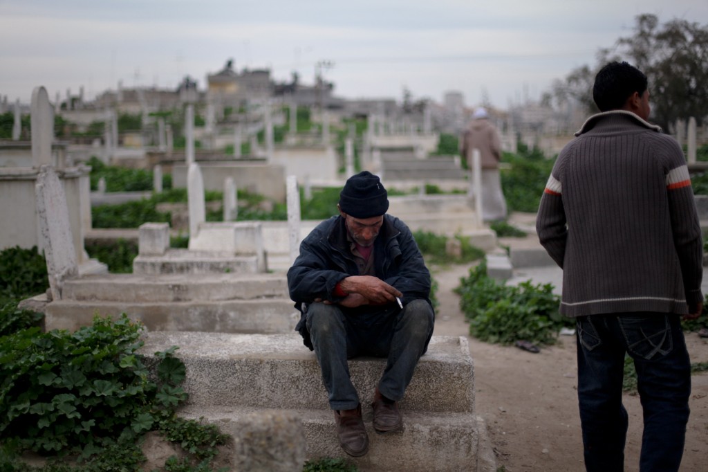الزيتون: مقبرة الأحياء والأموات في غزة