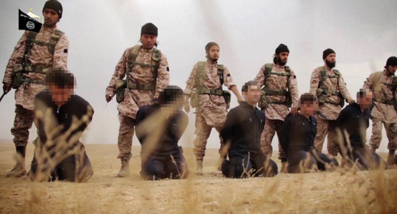 جهاديو داعش والنصرة يطاردون الساحرات