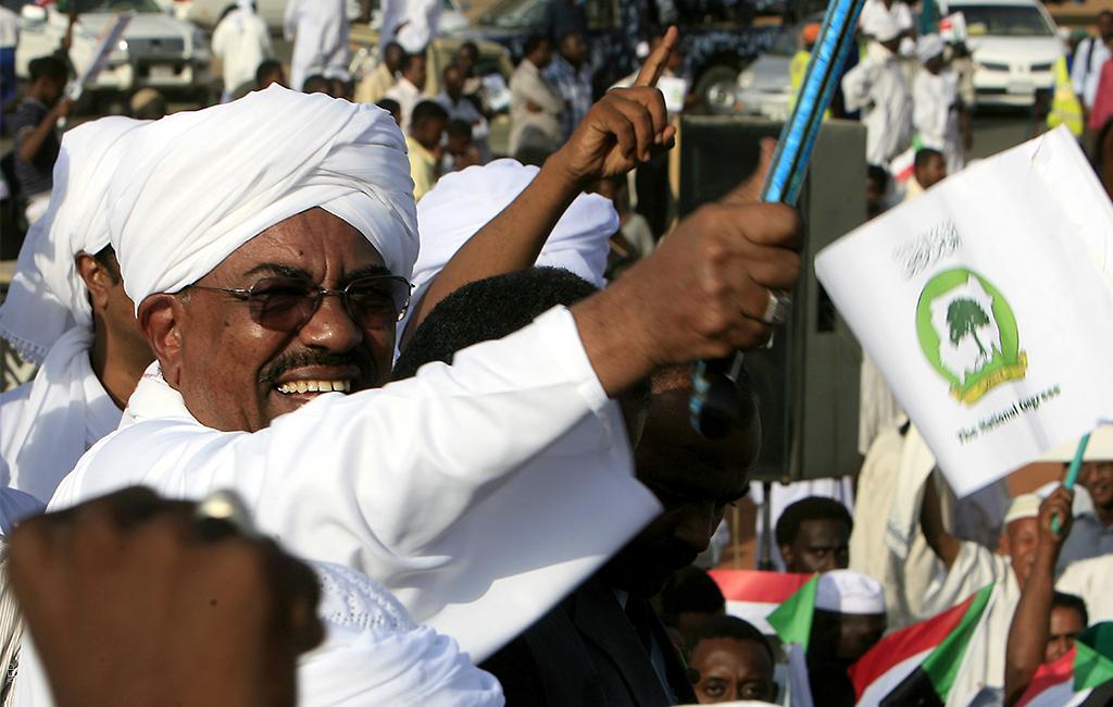 لماذا يتمسك السودانيون برئاسة البشير رغم امتعاضهم من حكمه؟